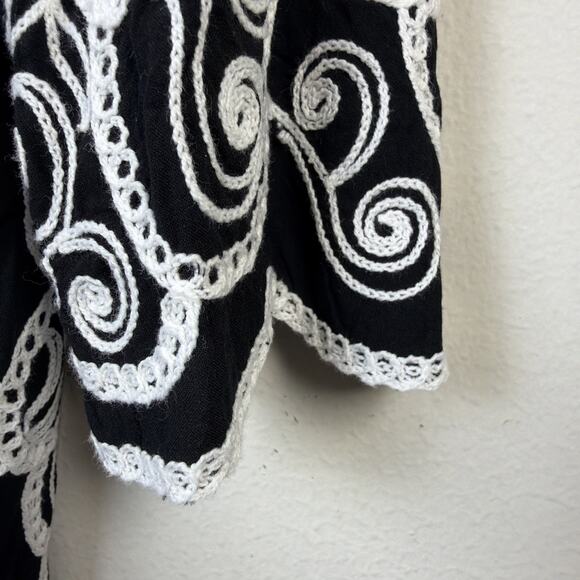 Chico's Womens large Black White Top embroidered feminine wedding guest elegant - Picture 7 of 14